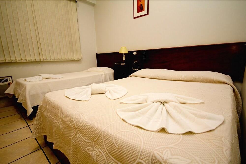 Alpha Ville Hotel Асис Екстериор снимка