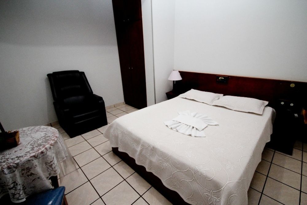 Alpha Ville Hotel Асис Екстериор снимка